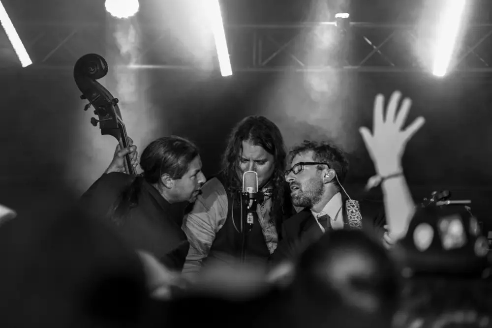 Henhouse Prowlers announce early spring Europe tour